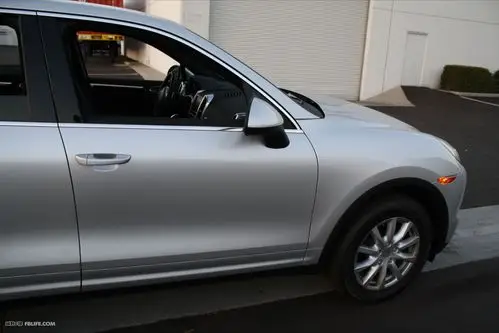 2012款美规凯宴,亮银色金属漆