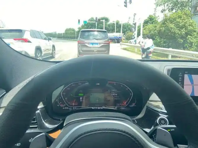 宝马6gt升级原厂acc驾驶辅助走走停停轻松开车