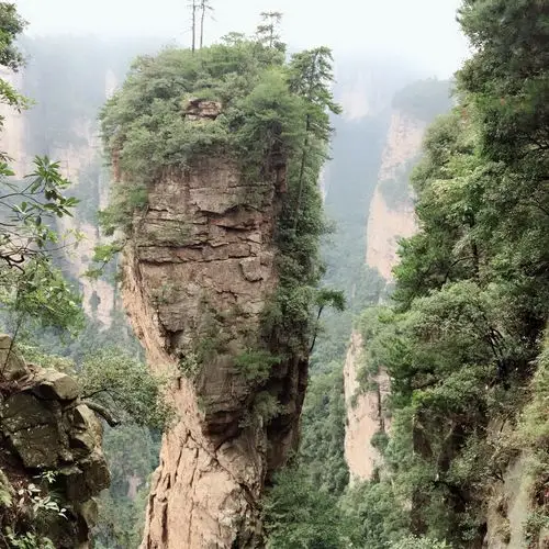 乾坤柱—阿凡达悬浮山外景