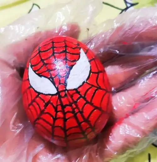 一高初中部双语学校周末活动-----手绘鸡蛋