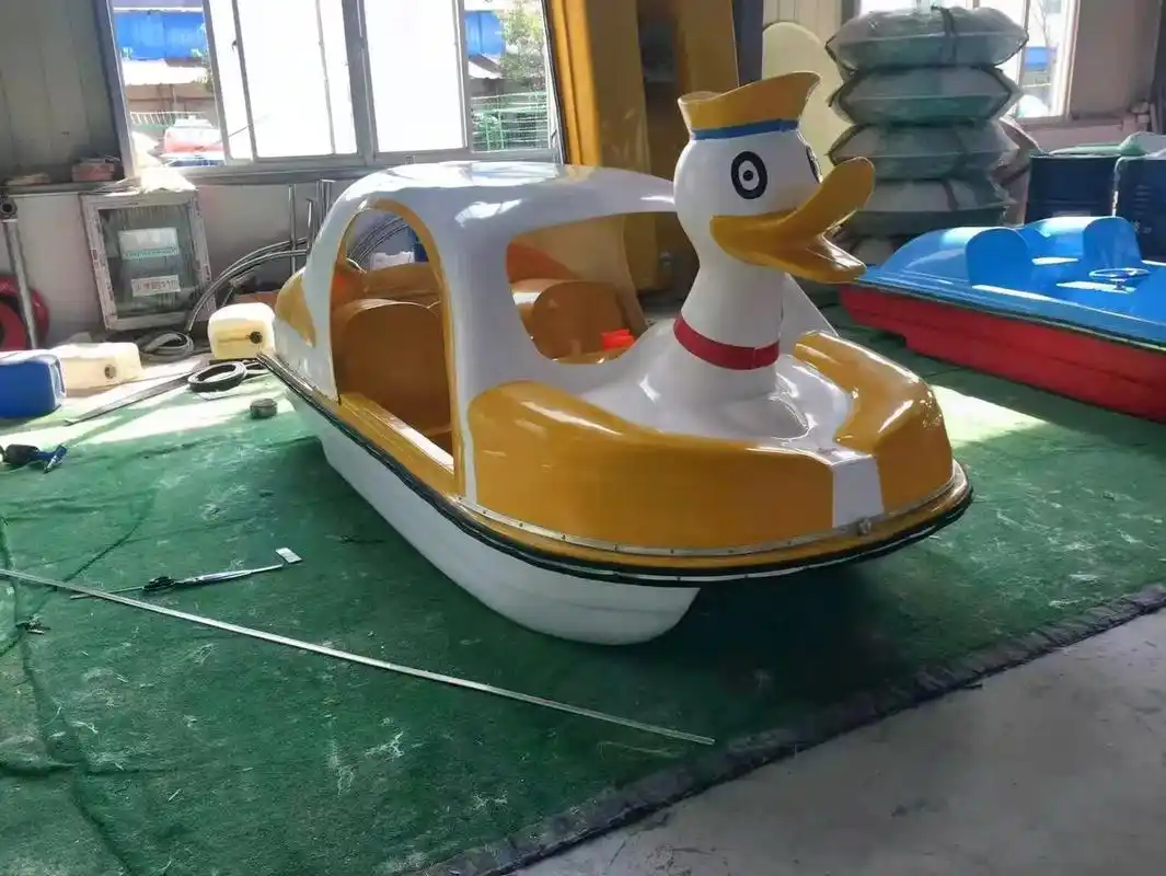 景区公园水上卡通脚踏船亲子游船.#全国发货欢迎合作  #碰碰 - 抖音