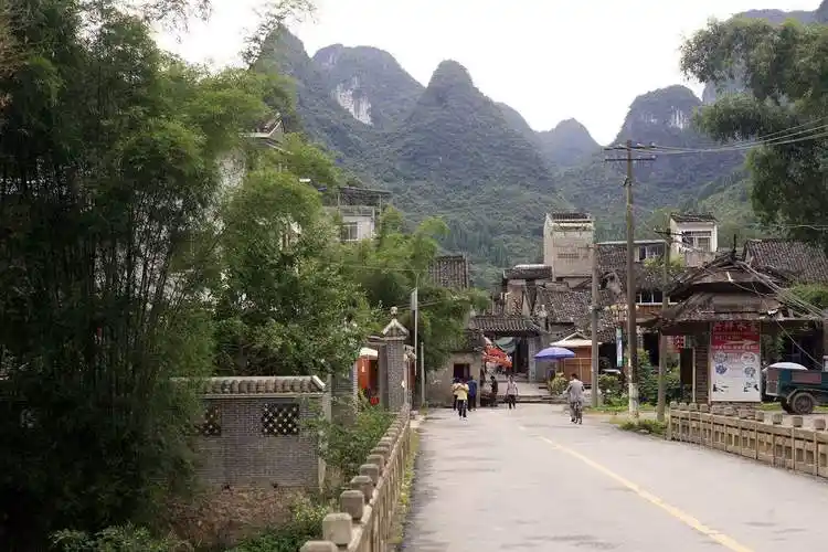 data-lemmaid="8772">阳朔 /a>东北部,距阳朔县城25公里, a target="