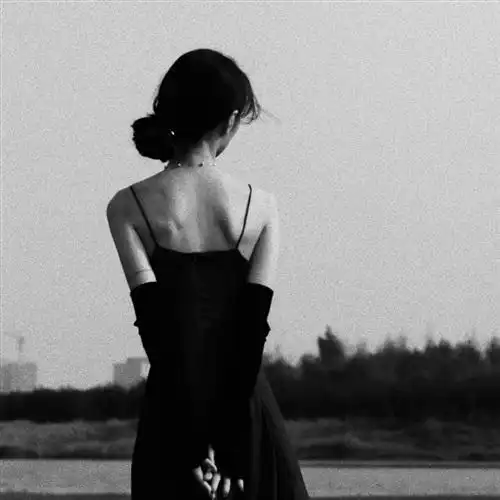 霸气女生头像黑白酷帅