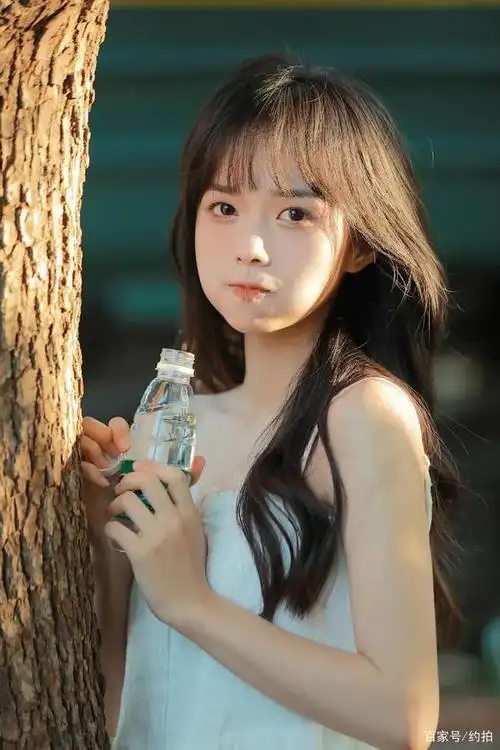 央央:20岁,苏州模特,阳光可爱,艺术感浓烈