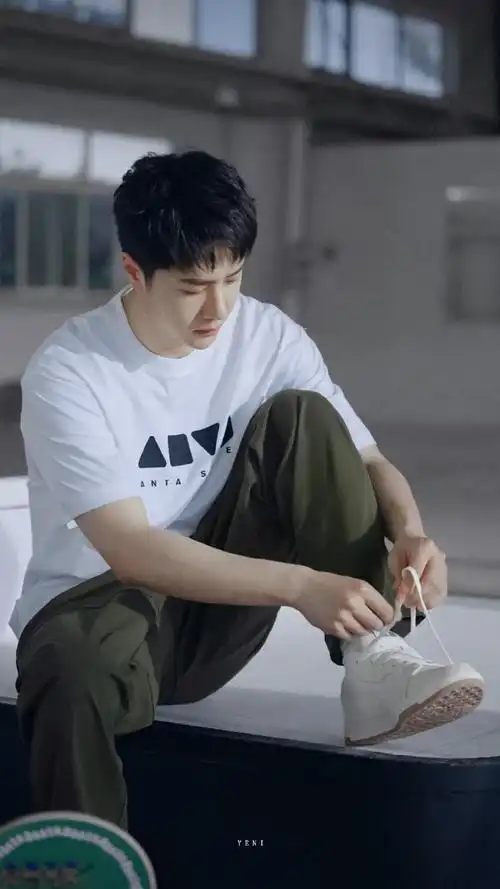 王一博安踏品牌全球首席代言人