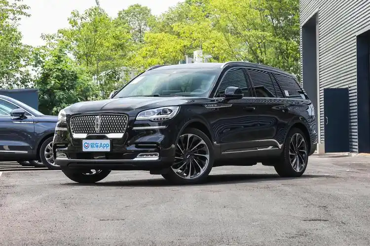 2021款飞行家30t四驱行政版