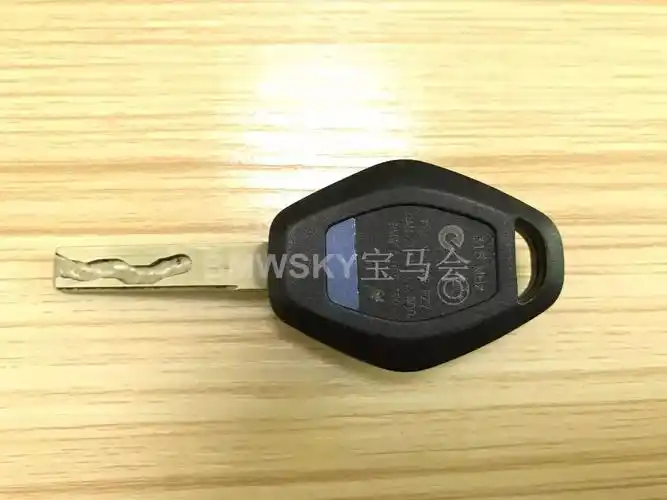 宝马钥匙怎样更换电池最详细教程在此