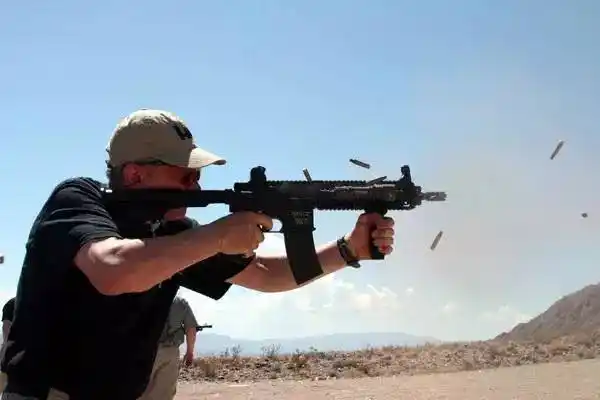 一战成名的hk-416卡宾枪