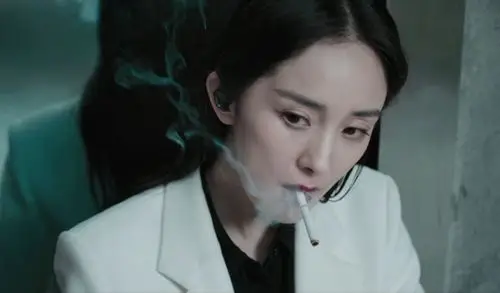 杨幂刺杀小说家剧中抽烟姿势a爆