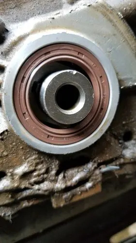 今天休假没事换曲轴前油封