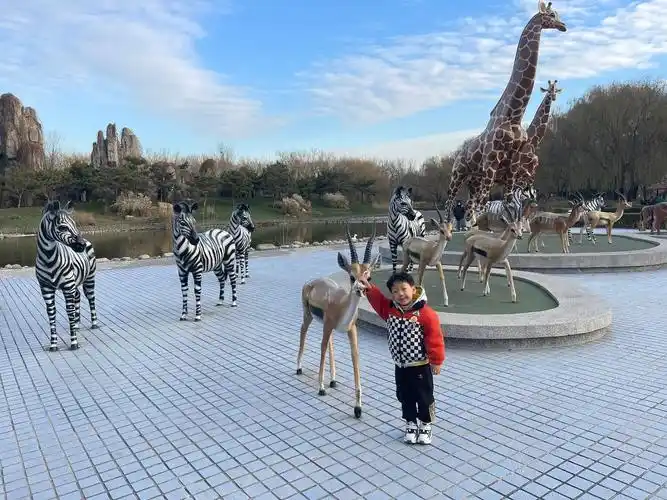 小外孙在北京野生动物园(大兴) 2023年11月28日 - 抖音