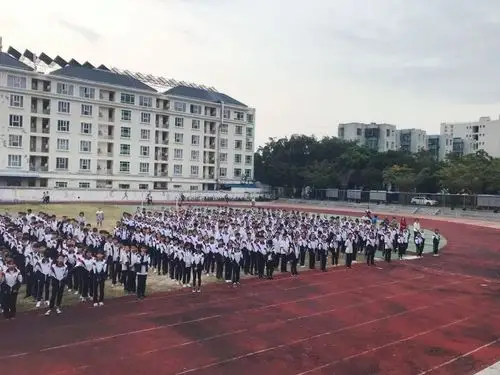 新起点 新梦想 ——八一中学第二周升旗仪式