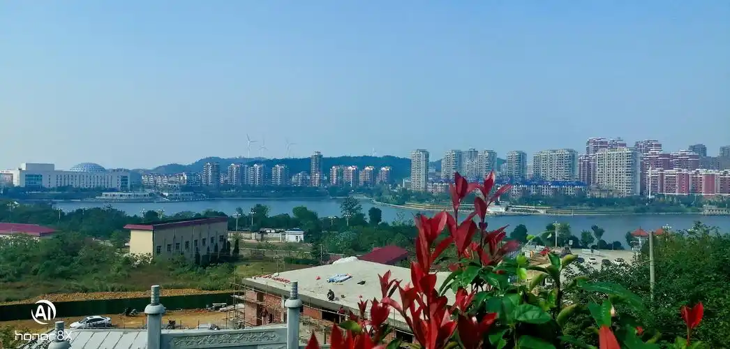 南山俯瞰一一都昌县城