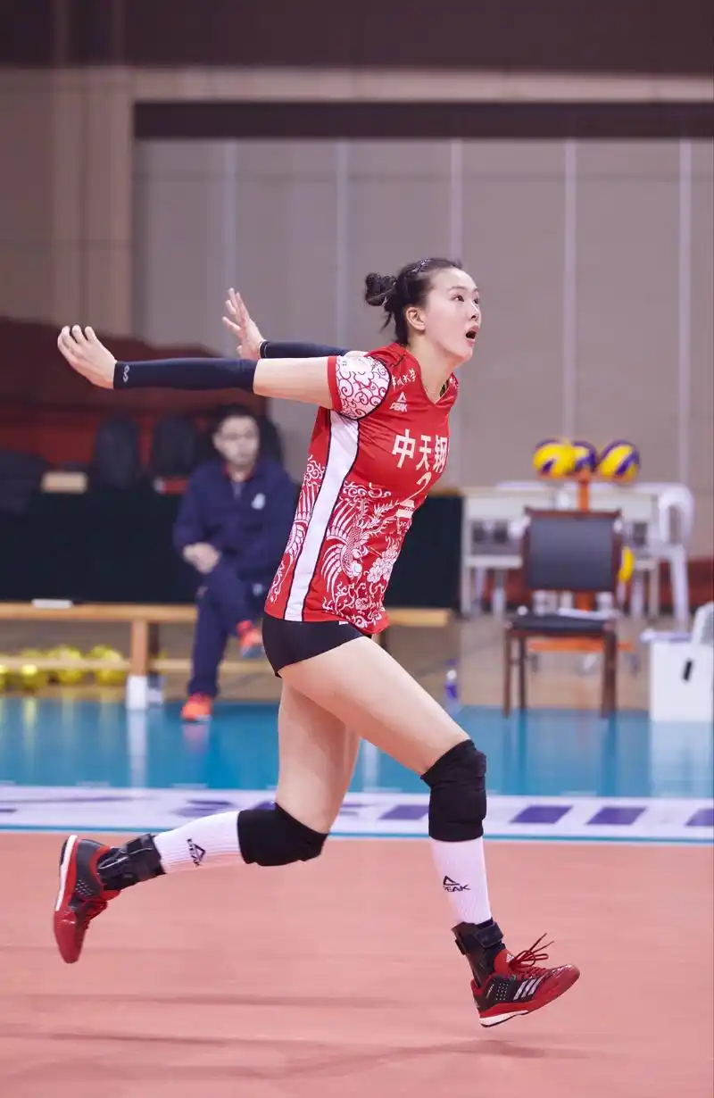 张常宁缺席惠若琪婚礼遭躺枪,单身,伤病,被误解,小宝很受伤!