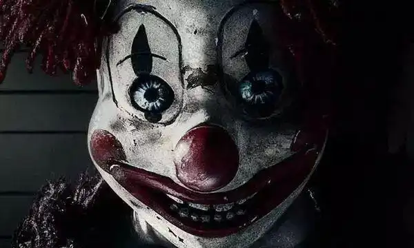 小丑一半流泪一半笑