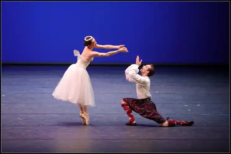 国家大剧院舞蹈节芭蕾gala《仙女》双人舞剧照
