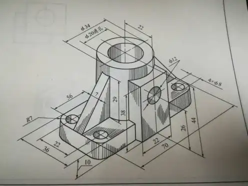 求下面这组合体的三视图