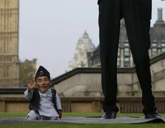 世界上最矮男人,身高0.5米体重12公斤,网友:土地公?