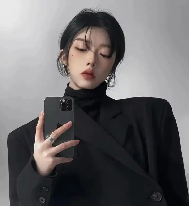 失落时悄悄伸出手和风击个掌#头像女 #头像女高冷霸气 #头像 - 抖音