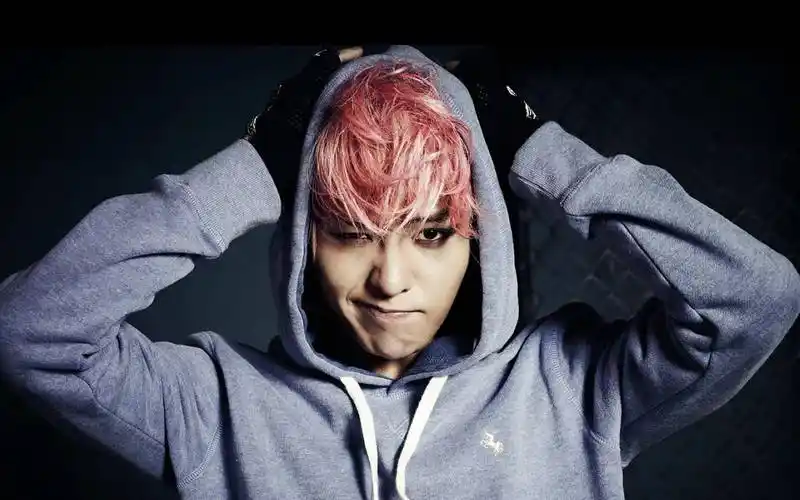 崔雪莉和权志龙(很久以前权志龙在舞台上表白崔雪莉) - 品度娱乐