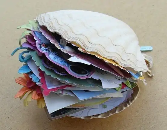 蚌壳的手工剪贴本,太有创意了