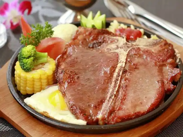 牛排系列:眼肉西冷牛排:最受欢迎的牛排牛排系列爆款产品:战斧牛排以