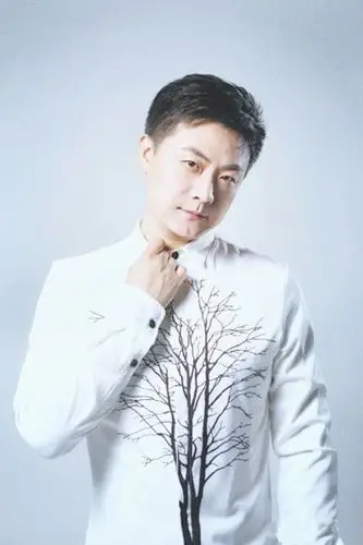 阿杰张杰,网名阿杰,2002年开始配音活动活跃于网络上,2006年进入专业