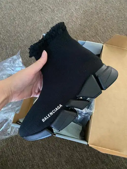 超便宜的巴黎世家袜子鞋