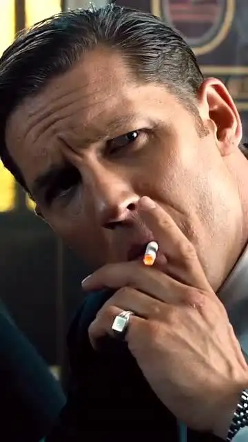 传奇汤姆哈迪的每个镜头都很帅啊太霸气了