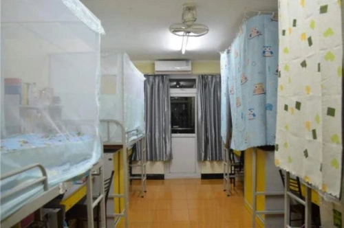 大学女宿舍,很多人都挂床帘,这到底有什么作用?