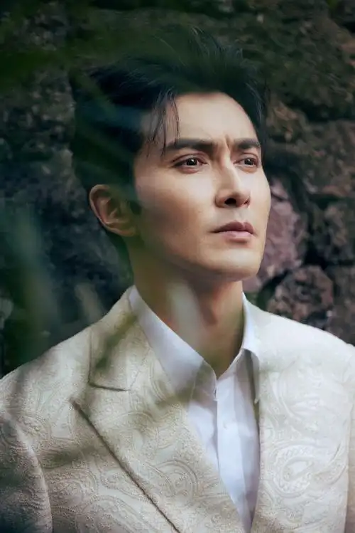 高伟光超话95#高伟光0116生日快乐#斑驳斜影,点燃广袤深海9898