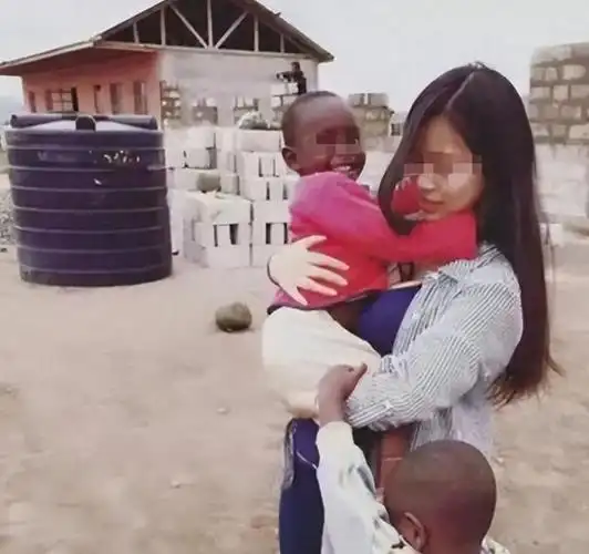 至于她的"老公"布力,在陈怡生下孩子之后便将陈怡无情抛弃,让陈怡成为