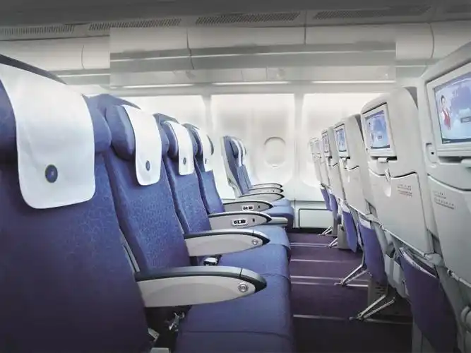 据悉,该航线由原来的空客320机型调整为空客330宽体机执飞后,座位数由