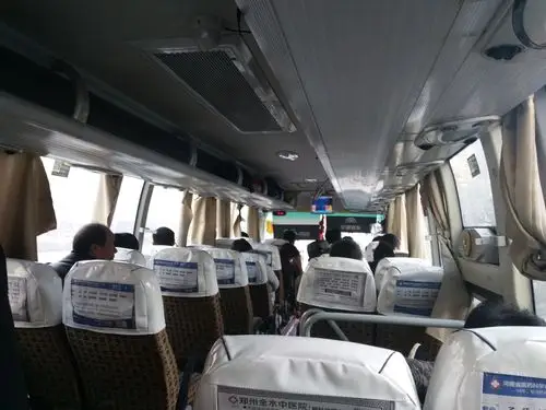 郑州火车站旁的黑大巴原来是这样坑骗乘客的