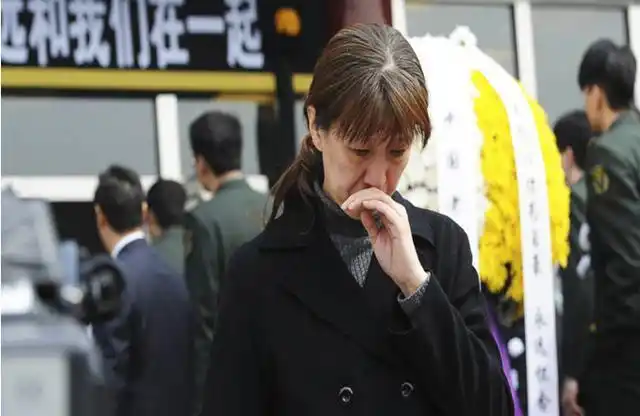 图:曾担任女排队长的赖亚文十分伤感.