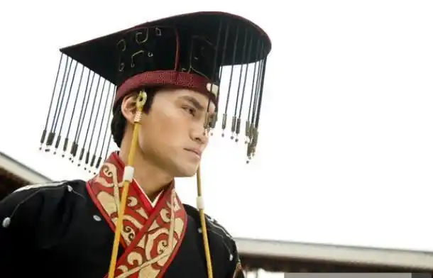 霹雳一声响刘秀崛起,并最终傲视群雄,开国东汉,又