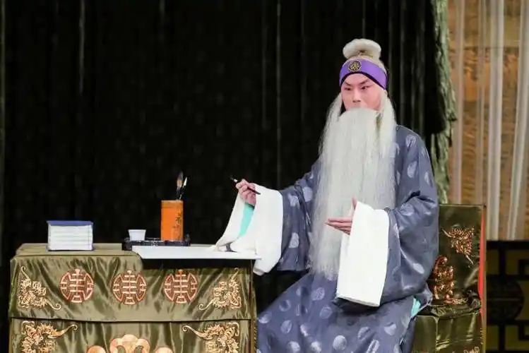 "全国京剧老生心中都敬着一位马连良大师,也住着一个不一样的程婴"_马