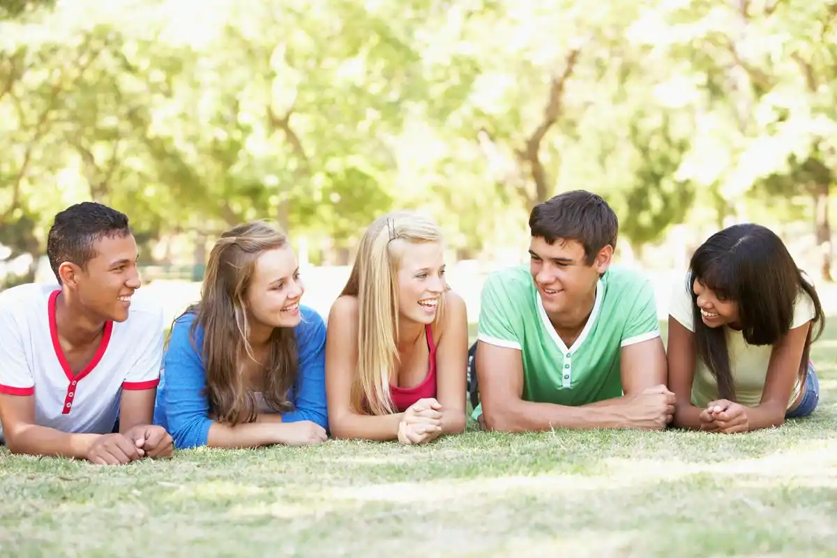 与人和睦相处是建立良好人际关系的重要前提,以下是一些与人和睦