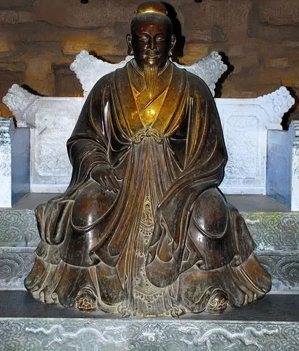 > 正文云雾绕仙山 蒲玉书摄 □薛启胜 冯开春  张三丰,武当派祖师