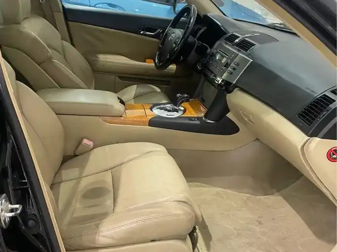 丰田 锐志  2005款 2.5 v 天窗版图片