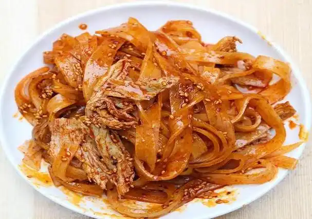 中华名小吃,关中特色擀面皮,酸辣爽口,劲道柔软,适合夏天食用