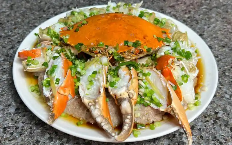 今天吃点好的做个肉饼蒸青蟹,开盖香气四溢,入口鲜嫩多汁-lusefulu