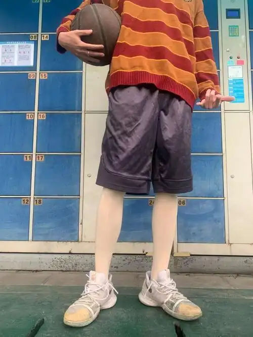 你见过男生穿光腿神器吗?