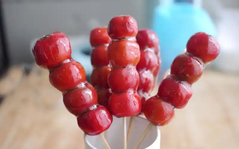 红色的冰糖葫芦似乎特别有过年的气氛~~~| cake.