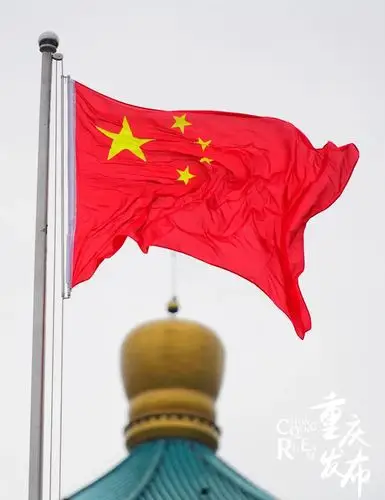 飘扬的五星红旗 罗嘉 摄