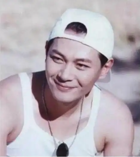 曾经红透半边天的江华年轻时候(曾经红透半边天的江华)(3)