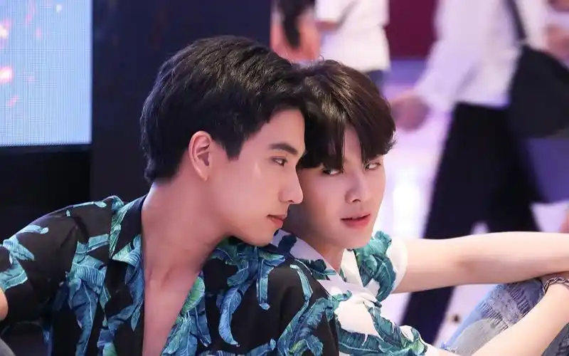 不期而爱我喜欢上了一个人想护他一世周全