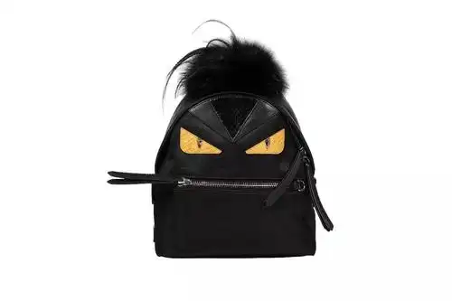 fendi 小怪兽系列 mini背包市场零售价:0617800蔻莎惊喜折扣价:06