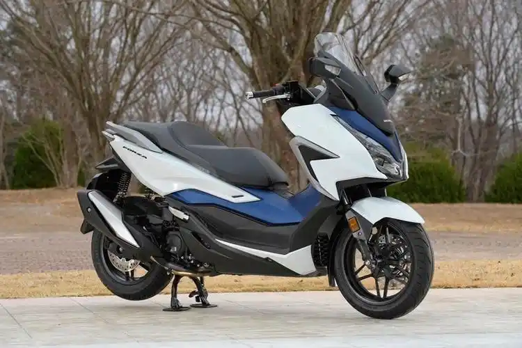 实测本田摩托车佛沙250 用来通勤到底行不行?