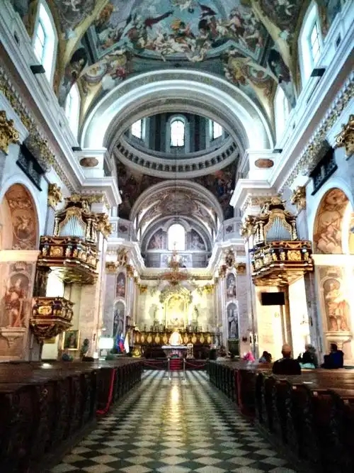 圣尼古拉斯大教堂内景